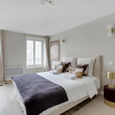 Elegant 3-bedroom Near Bastille Apartment