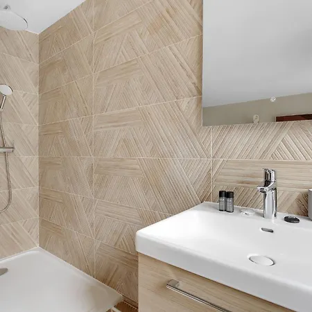 Apartment Elegant 3-bedroom Near Bastille Paris